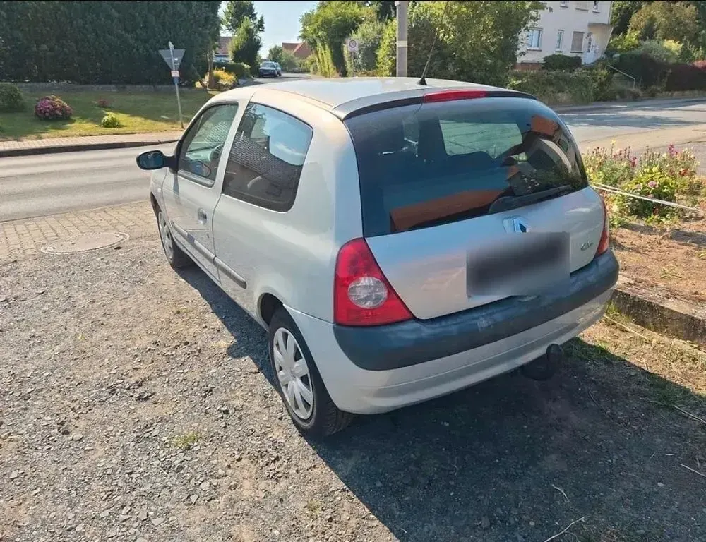 Gebraucht Renault Clio II Extreme 75 PS (55 kW) 2004 Silber Limousine