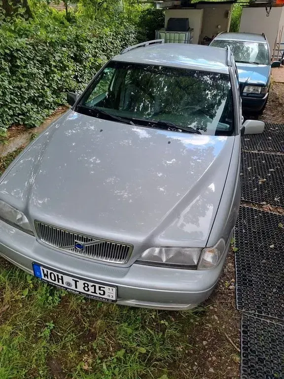 Gebraucht Volvo V70 140 PS (102 kW) 1999 Silber Kombi