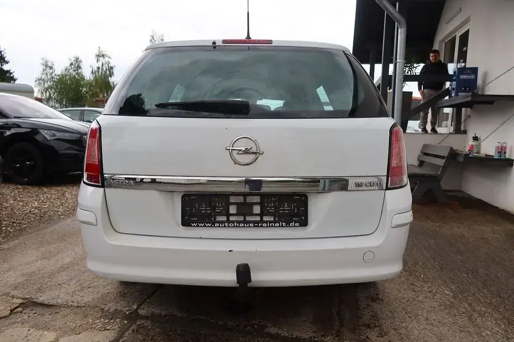 Gebraucht Opel Astra 101 PS (74 kW) 2008 Weiß Limousine