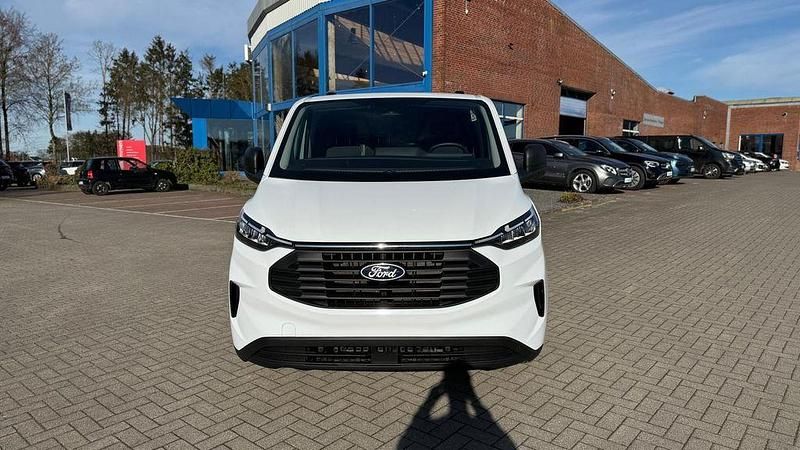 Gebraucht Ford Transit 136 PS (100 kW) 2024 Weiß Limousine