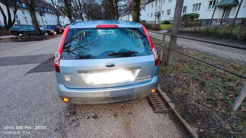Gebraucht Ford Fiesta Ghia 69 PS (50 kW) 2006 Blau Kleinwagen