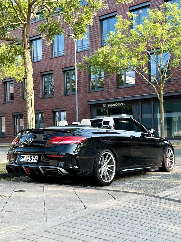 Schwarz Gebraucht 2016 Mercedes C250 AMG line Cabrio | 26.500 € (Teuer) - Bild 1/4