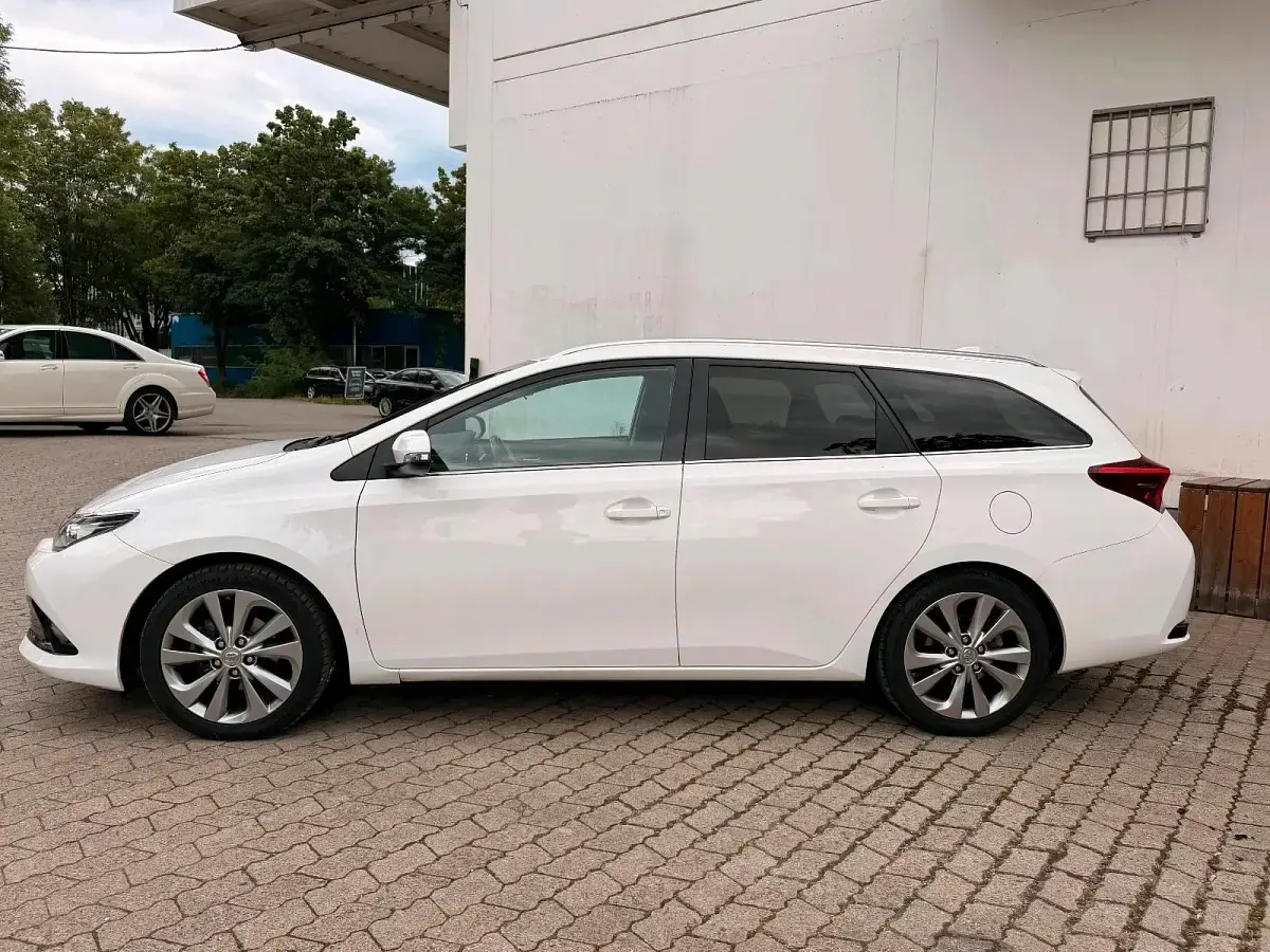 Gebraucht Toyota Auris Sport 111 PS (81 kW) 2016 Weiß Kombi