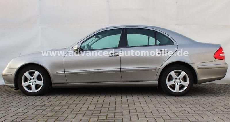 Gebraucht Mercedes E200 122 PS (89 kW) 2006 Grau Limousine