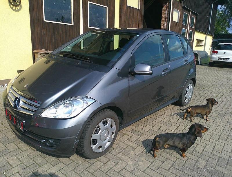 Grau Gebraucht 2008 Mercedes A150 Limousine | 3.999 € (Superpreis) - Bild 1/4