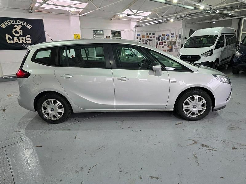 Gebraucht Opel Zafira Tourer 140 PS (102 kW) 2012 Silber Van / Kleinbus