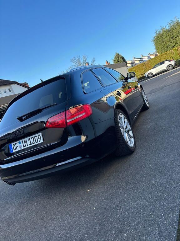 Gebraucht Audi A4 Attraction 150 PS (110 kW) 2013 Schwarz Kombi