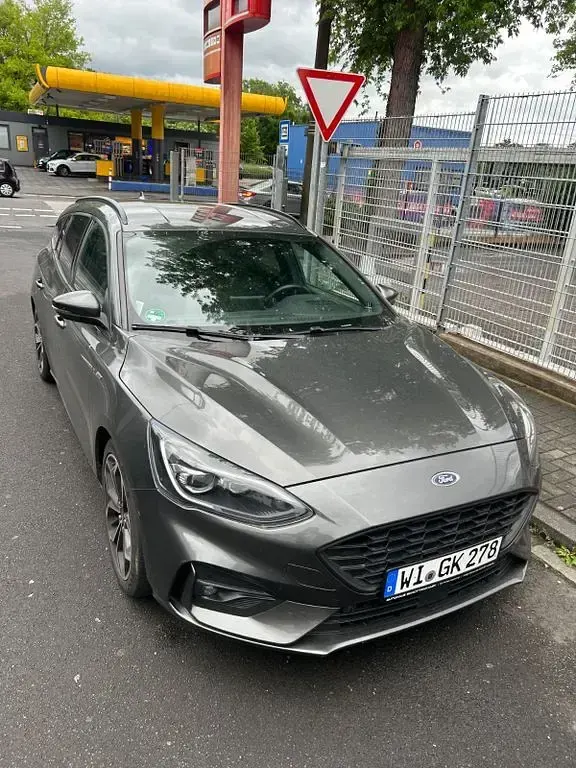 Gebraucht Ford Focus ST-Line 150 PS (110 kW) 2021 Limousine