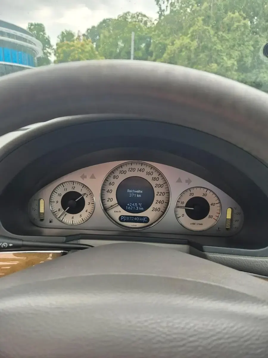 Gebraucht Mercedes E280 190 PS (139 kW) 2006 Schwarz Limousine