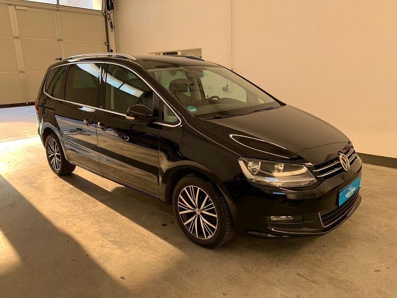 Gebraucht VW Sharan Allstar 184 PS (135 kW) 2016 Deep black perleffekt Van / Kleinbus