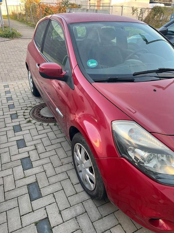 Gebraucht Renault Clio II Dynamique 75 PS (55 kW) 2009 Kleinwagen