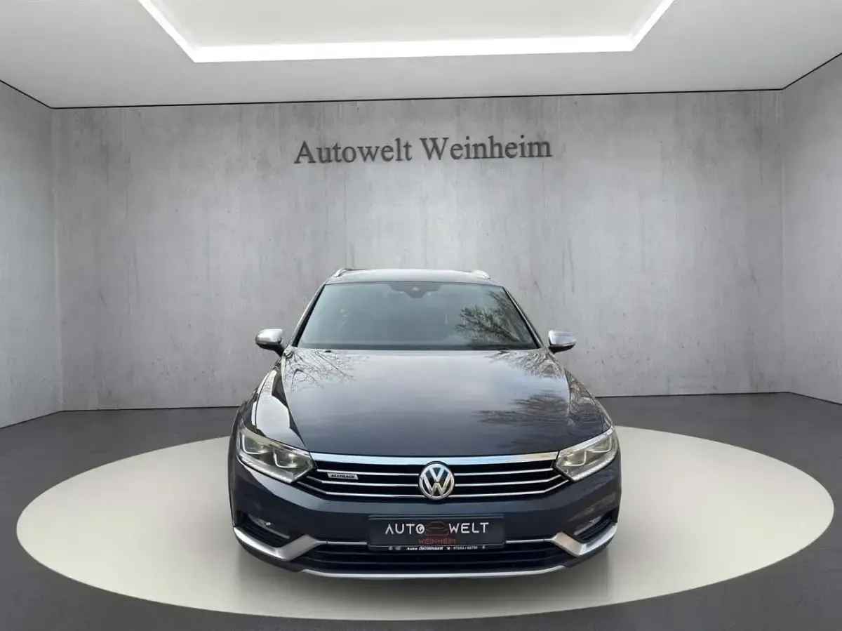 Gebraucht VW Passat Alltrack 190 PS (139 kW) 2017 Uranograu sonderlackierung Kombi