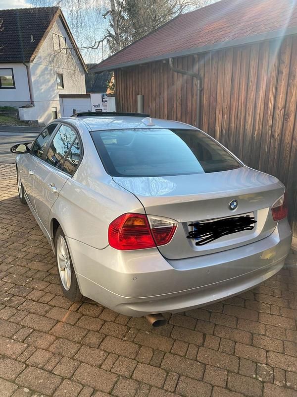 Gebraucht BMW 320 150 PS (110 kW) 2007 Silber Limousine