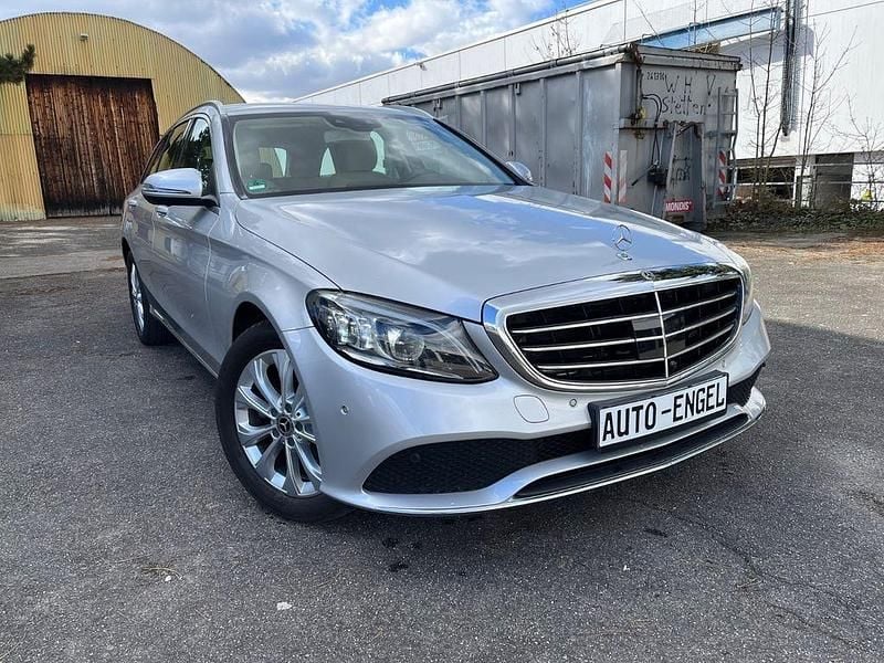 Gebraucht Mercedes C200 Exclusive 197 PS (144 kW) 2019 Silber Limousine