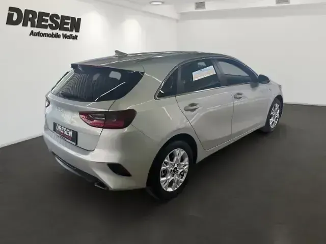 Gebraucht Kia Ceed Vision 140 PS (102 kW) 2025 Silber Kleinwagen