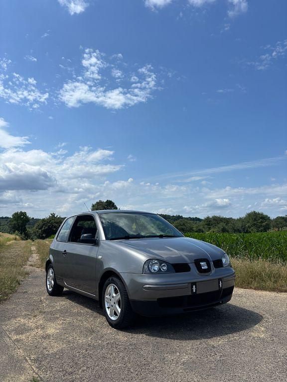 Silber Gebraucht 2003 Seat Arosa Kleinwagen | 799 € (Fairer Preis) - Bild 1/4