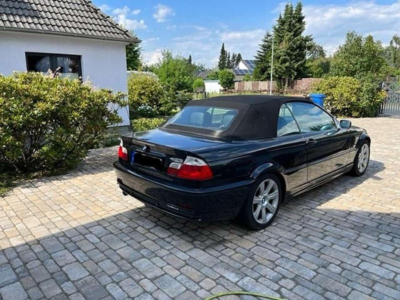 Schwarz Gebraucht 2002 BMW 318 Cabriolet Cabrio | 5.699 € (Fairer Preis) - Bild 1/4