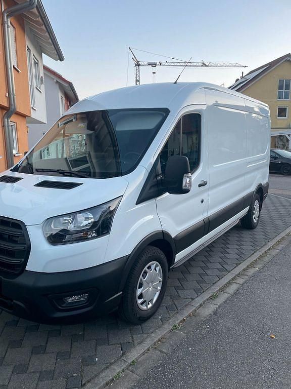 Gebraucht Ford Transit 170 PS (125 kW) 2023 Weiß Limousine
