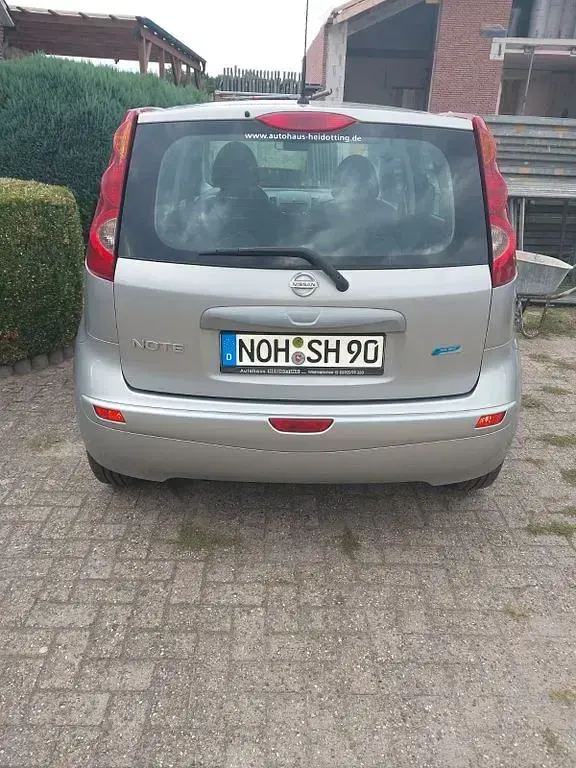 Gebraucht Nissan Note Acenta 88 PS (64 kW) 2011 Silber Kleinwagen