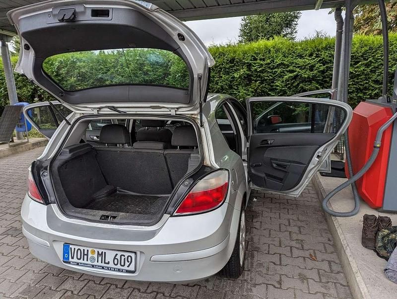 Gebraucht Opel Astra Edition 105 PS (77 kW) 2007 Limousine