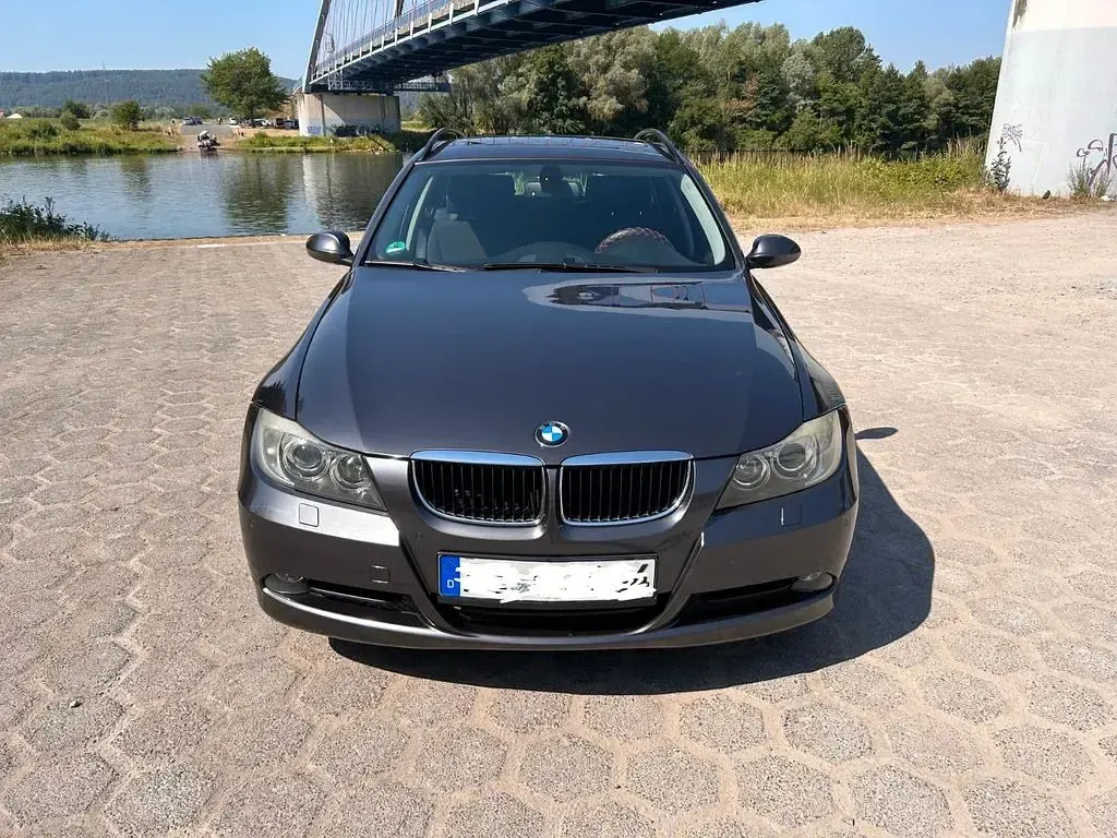 Gebraucht BMW 320 177 PS (130 kW) 2008 Silber Kombi