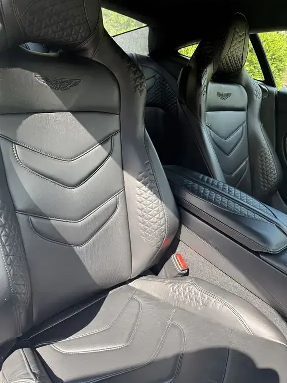 Gebraucht Aston Martin DBS 725 PS (533 kW) 2019 Grün