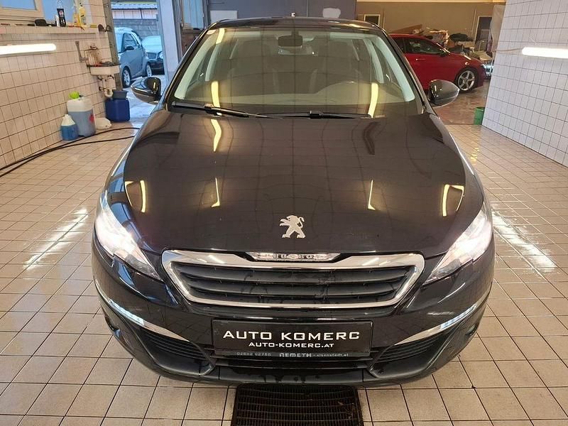 Gebraucht Peugeot 308 Style 110 PS (80 kW) 2016 Schwarz Limousine