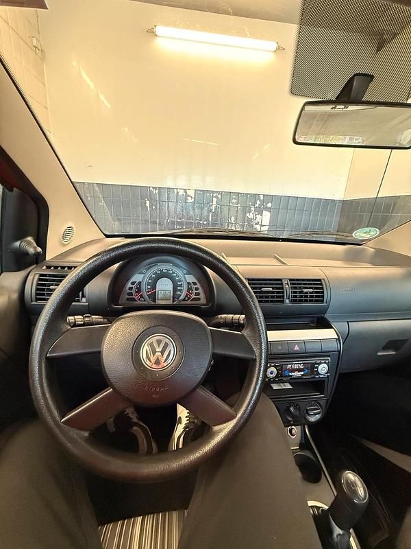 Second-hand VW Fox 52 CP (38 kW) 2006 Roșu Hatchback