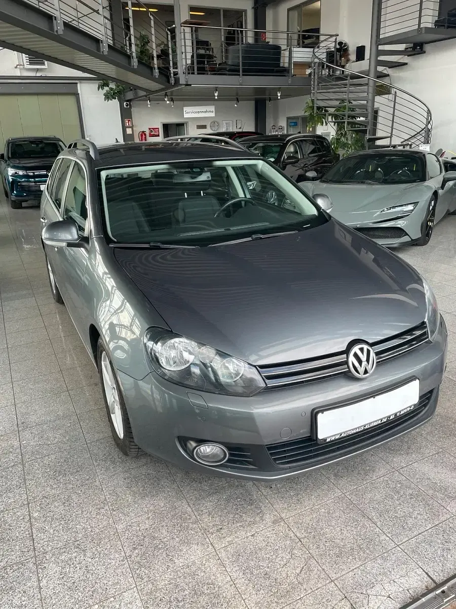 Gebraucht VW Golf VI Comfortline 105 PS (77 kW) 2012 Grau Kombi