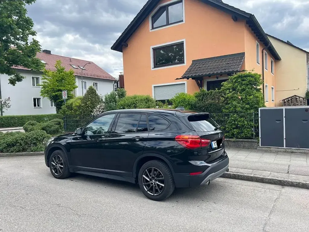 Second-hand BMW X1 Sport Line 190 CP (139 kW) 2017 Negru SUV