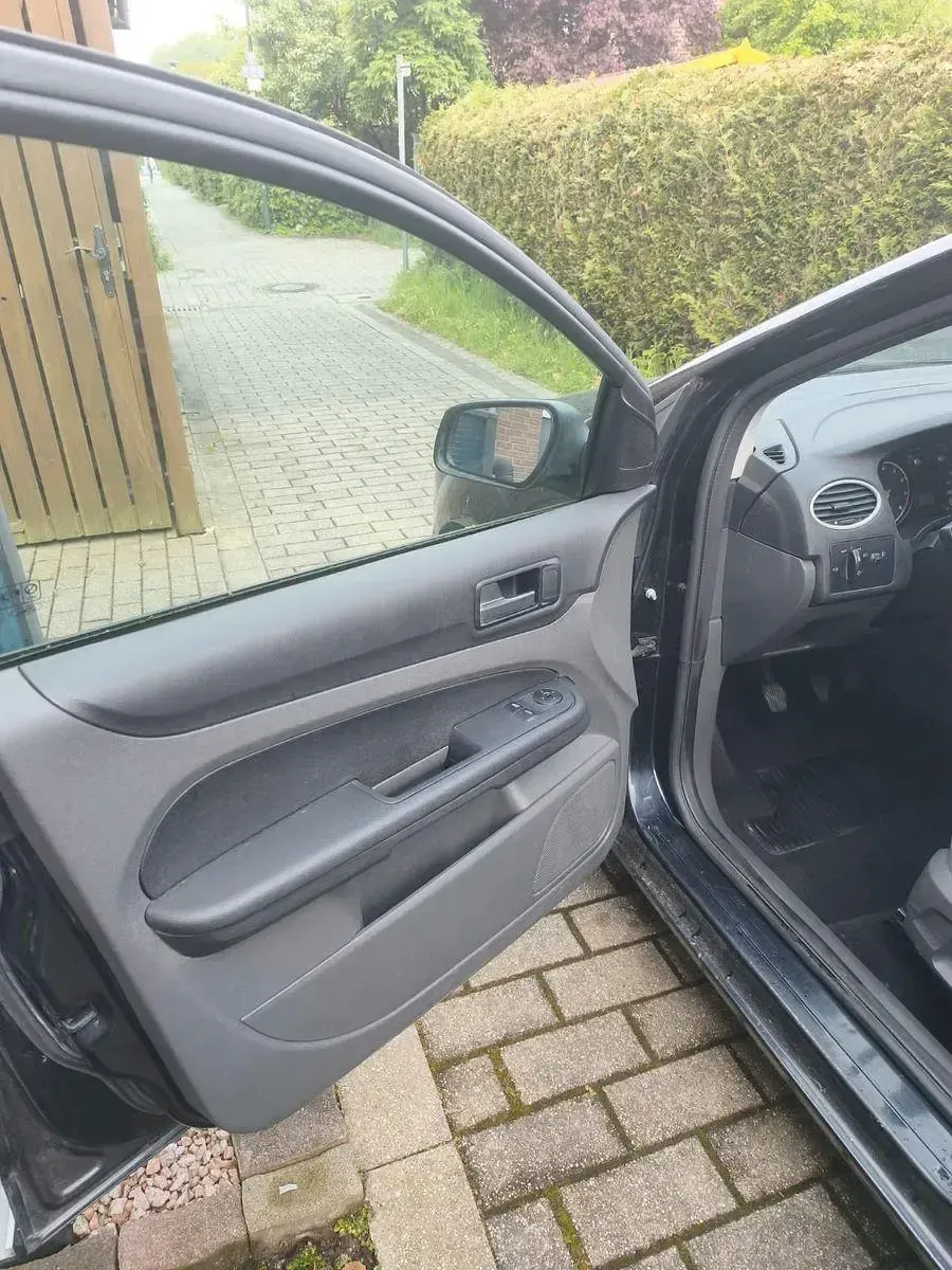 Gebraucht Ford Focus 125 PS (91 kW) 2006 Schwarz Kombi