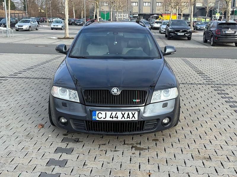 Grau Gebraucht 2009 Skoda Octavia RS Kombi | 4.500 € (Etwas zu teuer) - Bild 1/4