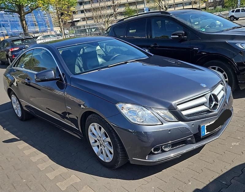 Gebraucht 2010 Mercedes E250 Coupé | 8.500 € (Guter Preis) - Bild 1/4