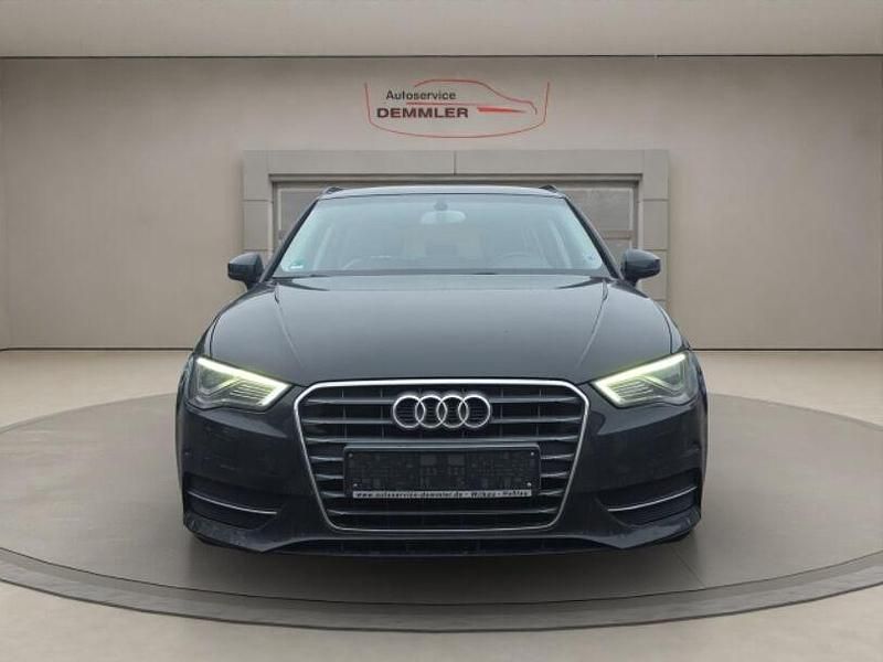 Gebraucht Audi A3 Ambiente 110 PS (80 kW) 2014 Brillantschwarz Limousine