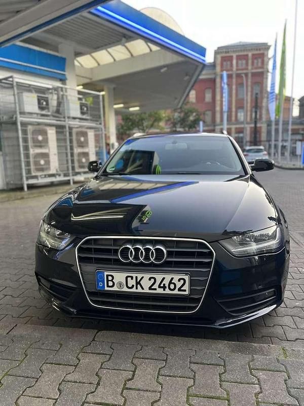 Schwarz Gebraucht 2014 Audi A4 Attraction Kombi | 11.490 € (Teuer) - Bild 1/4