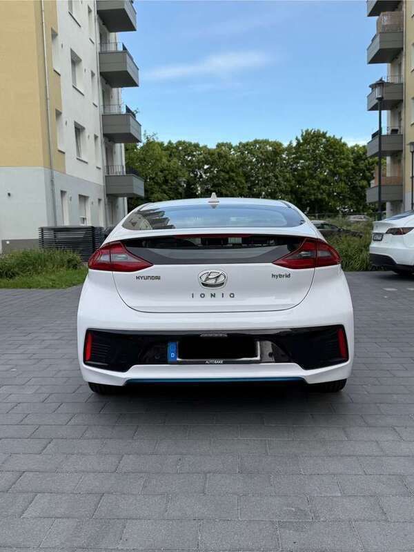 Gebraucht 2018 Hyundai Ioniq Premium Limousine | 13.999 € (Fairer Preis) - Bild 1/4