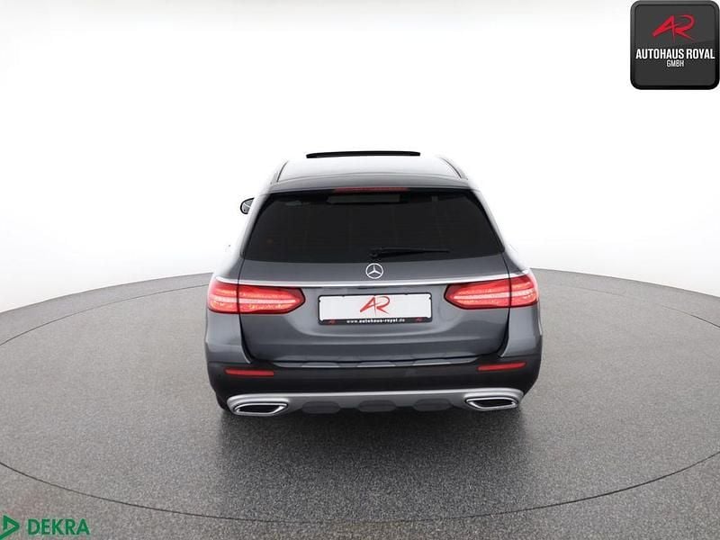 Gebraucht Mercedes E220 All-Terrain 194 PS (142 kW) 2018 Selenitgrau Kombi