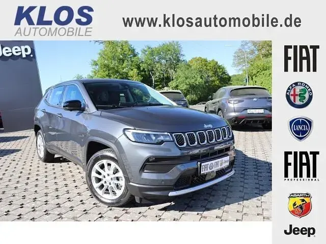 Usado Jeep Compass Altitude 131 HP (96 kW) 2024 SUV