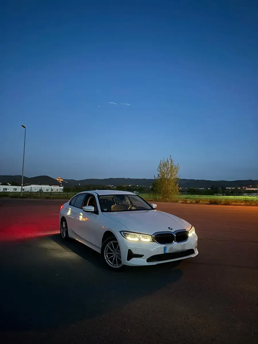 Gebraucht BMW 320 190 PS (139 kW) 2022 Weiß Limousine