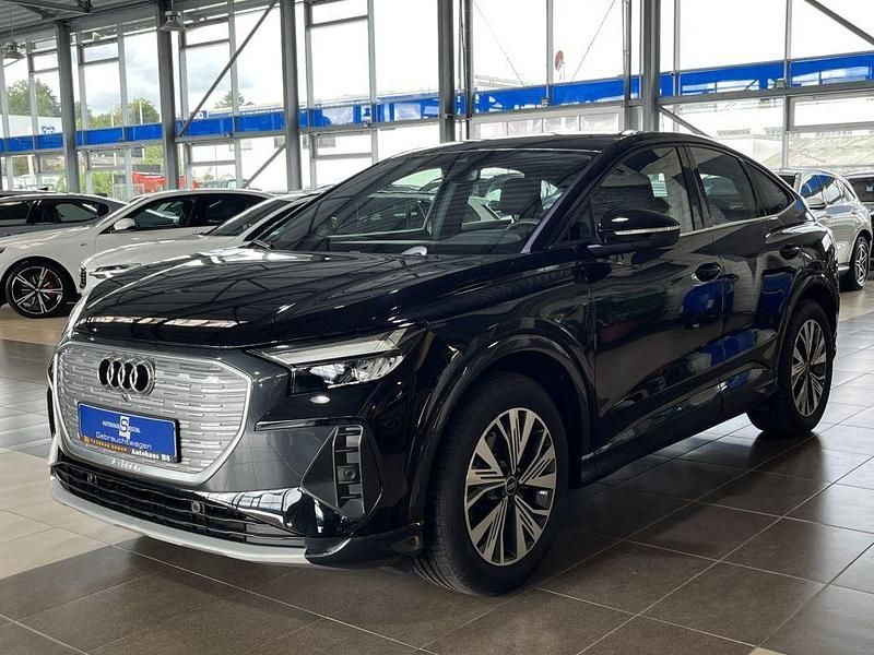 Gebraucht Audi e-tron 125 kW (170 PS) 2023 Schwarz mythosschwarz metallic (metallic) SUV