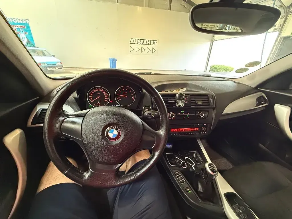 Gebraucht BMW 116 136 PS (100 kW) 2012 Schwarz Kleinwagen
