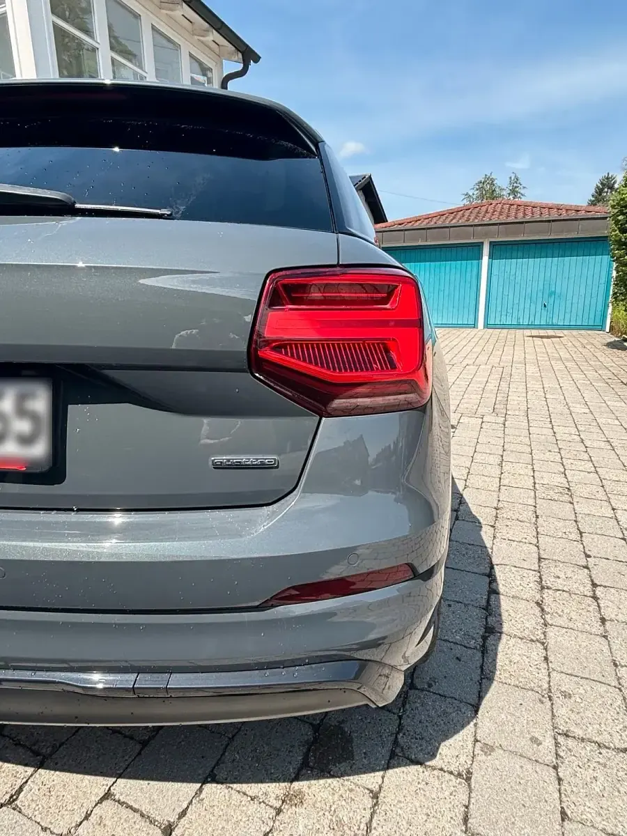 Gebraucht Audi Q2 S-Line 190 PS (139 kW) 2018 Grau SUV