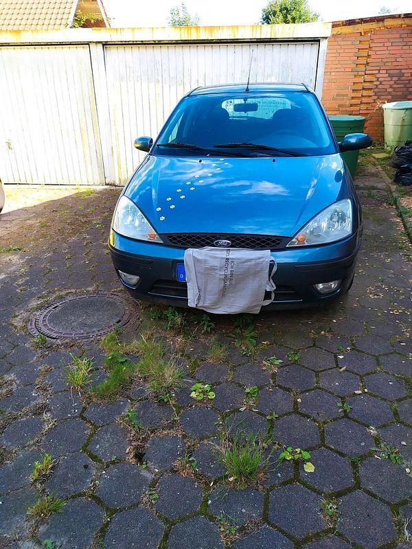 Grün Gebraucht 2003 Ford Focus Limousine | 250 € (Superpreis) - Bild 1/4