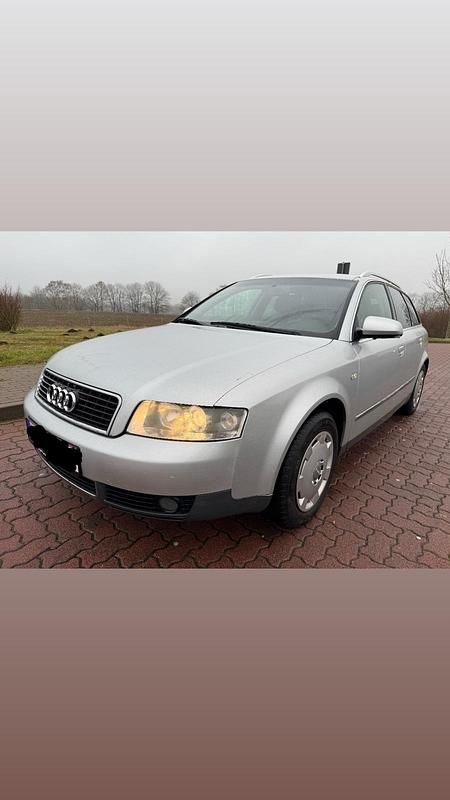 Silber Gebraucht 2003 Audi A4 Kombi | 850 € (Superpreis) - Bild 1/4