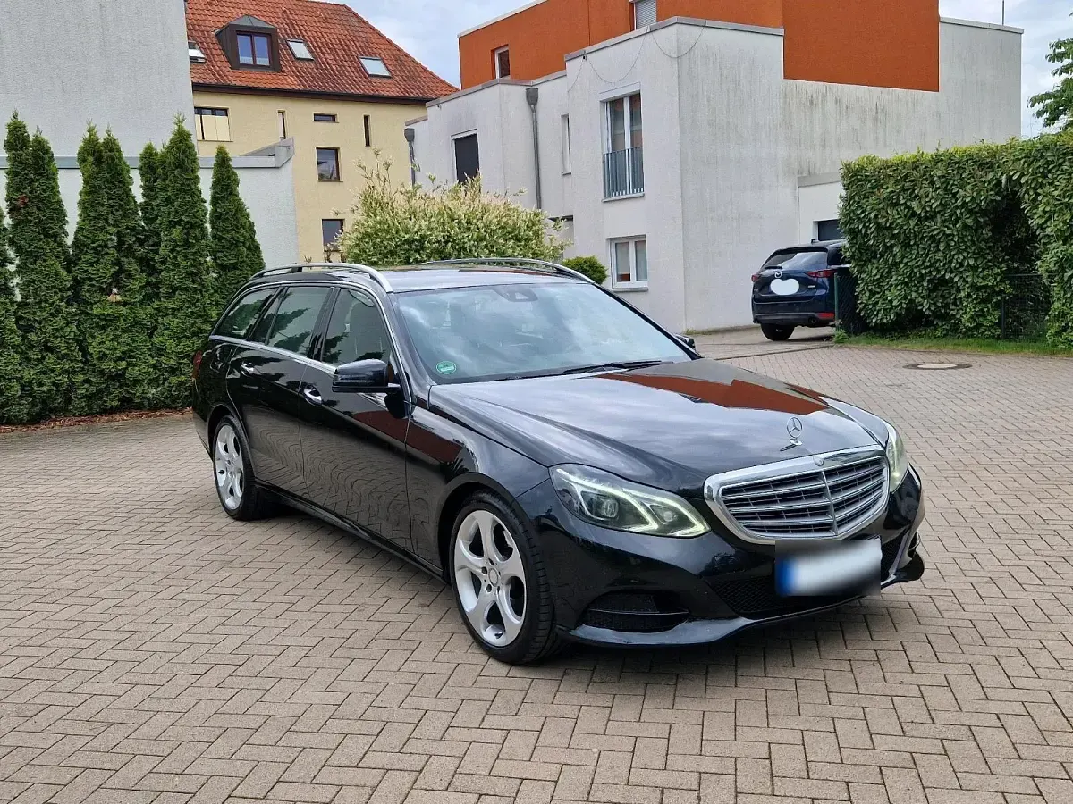 Gebraucht Mercedes E300 231 PS (169 kW) 2014 Schwarz Kombi