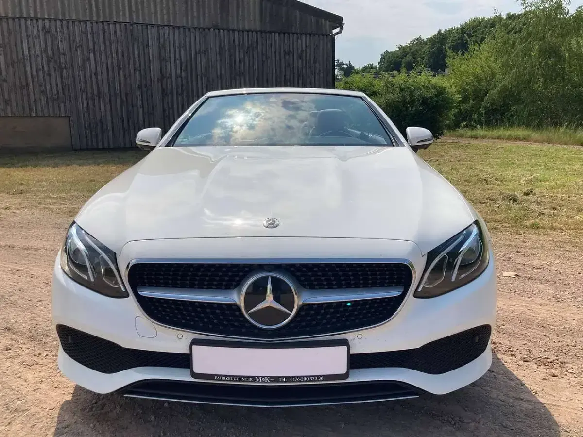 Gebraucht Mercedes E220 Avantgarde 194 PS (142 kW) 2018 Weiß Cabrio