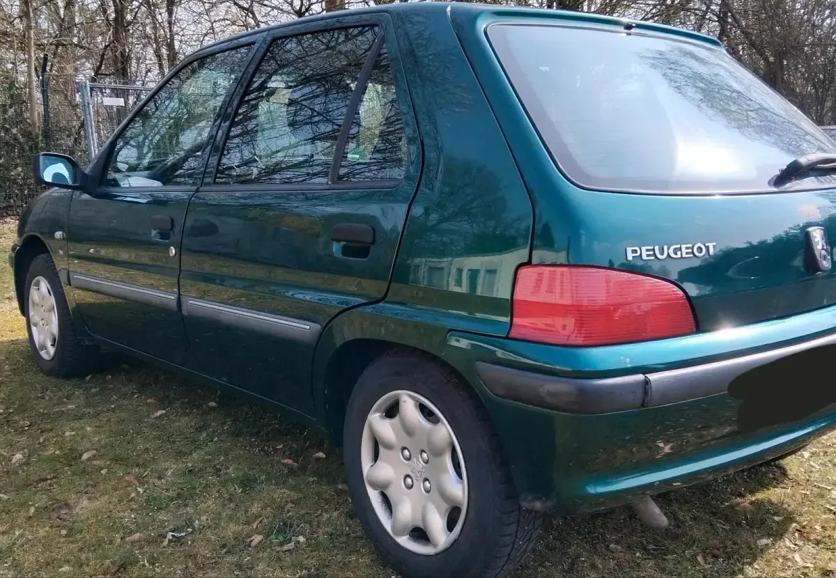 Gebraucht Peugeot 106 60 PS (44 kW) 2001 Grün Kleinwagen