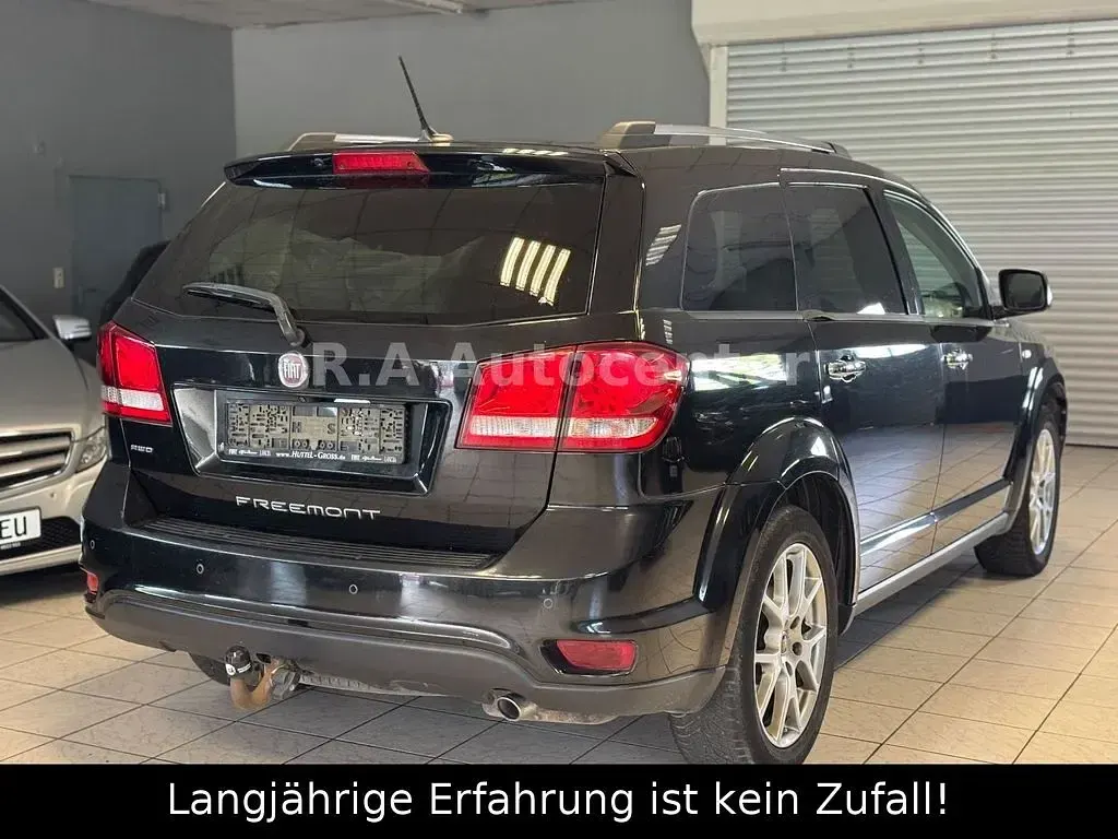 Usado Fiat Freemont 170 CV (125 kW) 2015 Negro SUV
