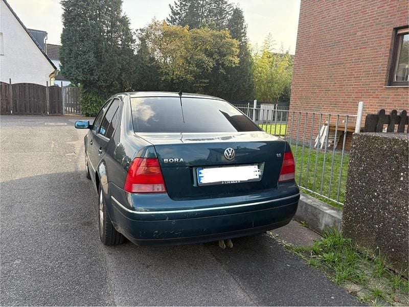 Grün Gebraucht 2002 VW Bora Limousine | 600 € (Superpreis) - Bild 1/4