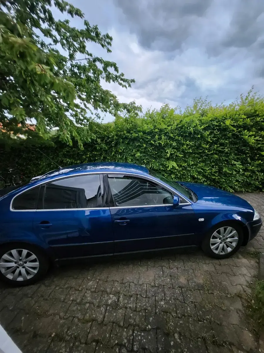 Gebraucht VW Passat 131 PS (96 kW) 2000 Blau Limousine
